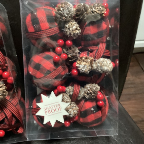 Christmas Shatter Proof Red-Black Ornament Bundle 2 packs=12 total New - Picture 4 of 13